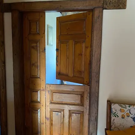 Apartament Rurales La Caviana