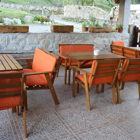 Apartment Rurales La Caviana *